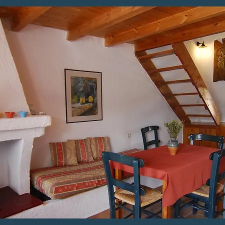 Appartement Karavostassi - The Stonehouse à Agios Nikolaos Chambre photo