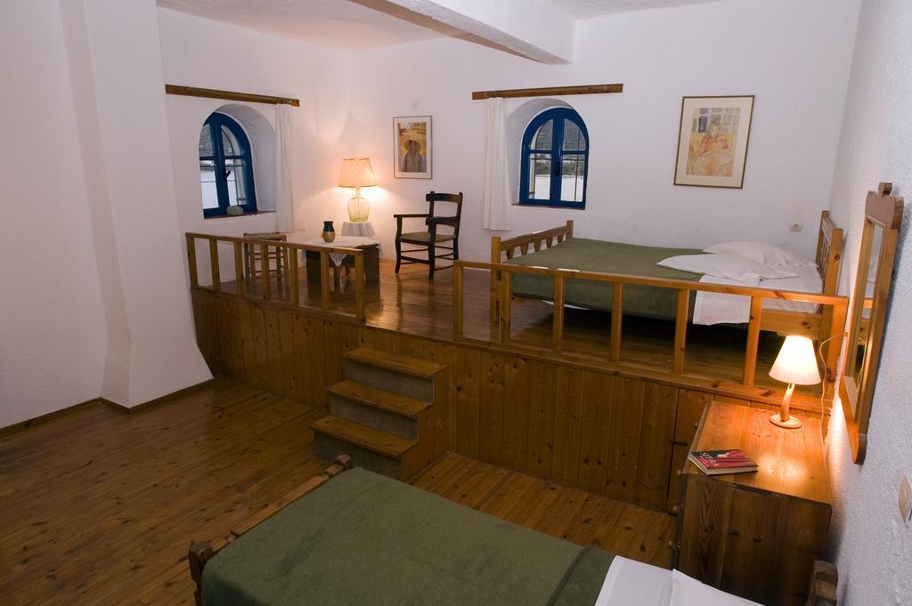 Karavostassi - The Stonehouse Apartment